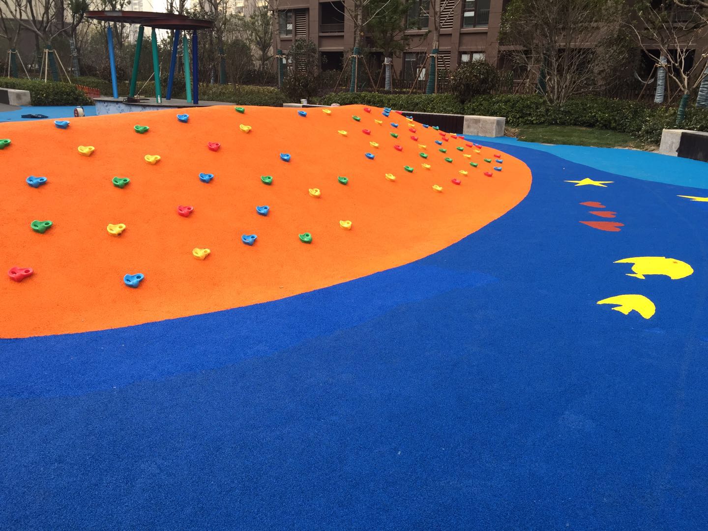 兒童游樂(lè)設(shè)施